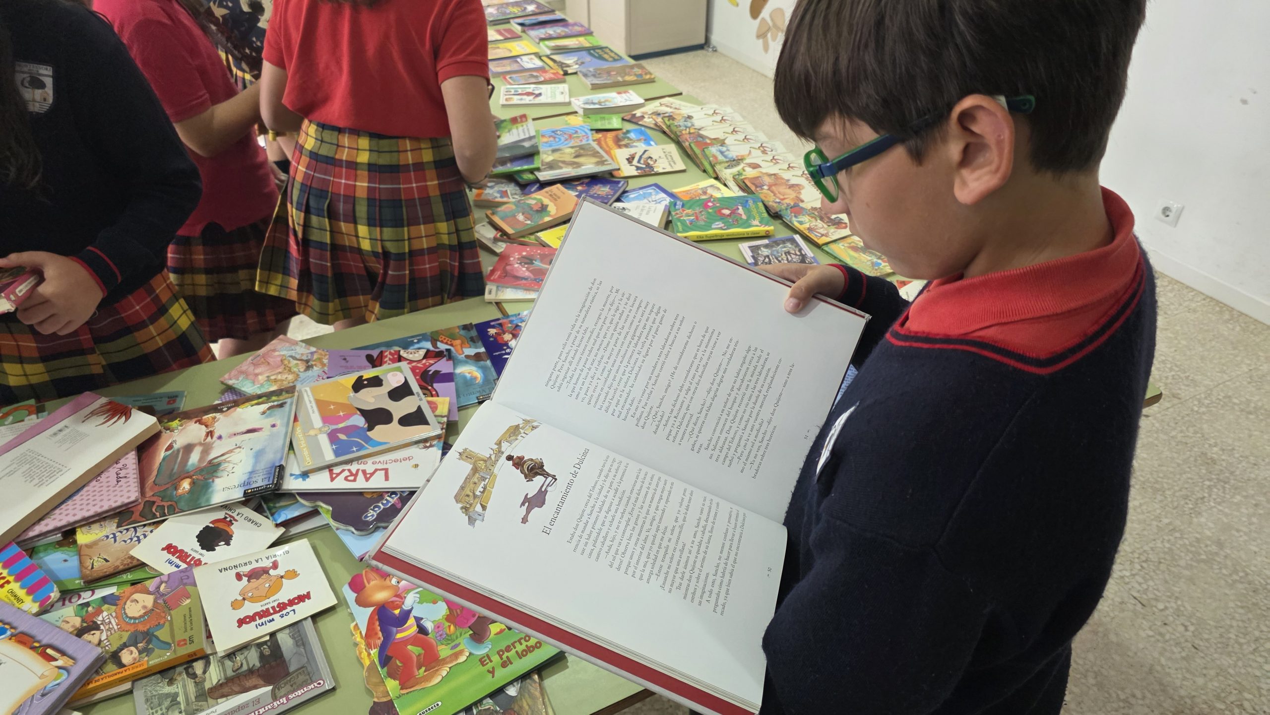 GRAN ÉXITO DEL MERCADILLO LITERARIO